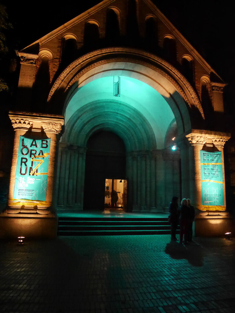 Bild, Laborarium, Lichtinstallation, Kirchenportal St. Rupert
